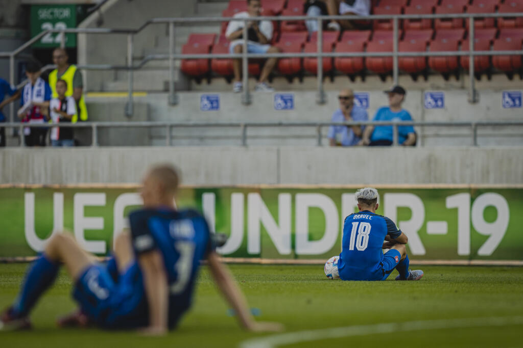 Po skončení zápasu A-skupiny Majstrovstiev Európy vo futbale hráčov do 19 rokov medzi reprezenáciami Slovenska a Francúzska na Štadióne Antona Malatinského v Trnave.