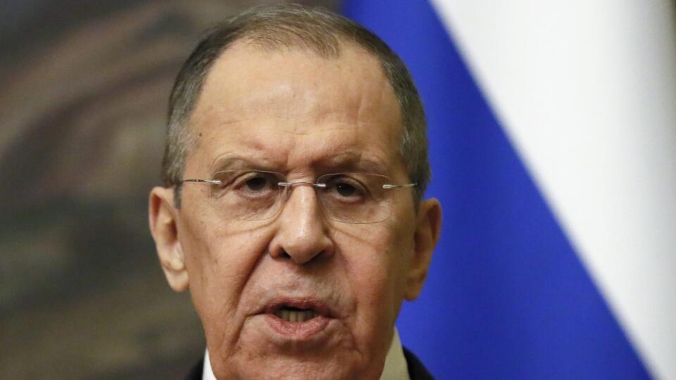 KK35 archív Moskva - Na archívnej snímke z 27. apríla 2022 ruský minister zahraničných vecí Sergej Lavrov počas tlačovej konferencie v Moskve. Izraelské ministerstvo zahraničných vecí si predvolalo v pondelok 2. mája 2022 ruského veľvyslanca v súvislosti s vyhláseniami ruského ministra zahraničných vecí Sergeja Lavrova, ktorý prirovnal ukrajinského prezidenta Volodymyra Zelenského k nacistickému lídrovi Adolfovi Hitlerovi. FOTO TASR/AP
FILE - Russian Foreign Minister Sergey Lavrov attends a join