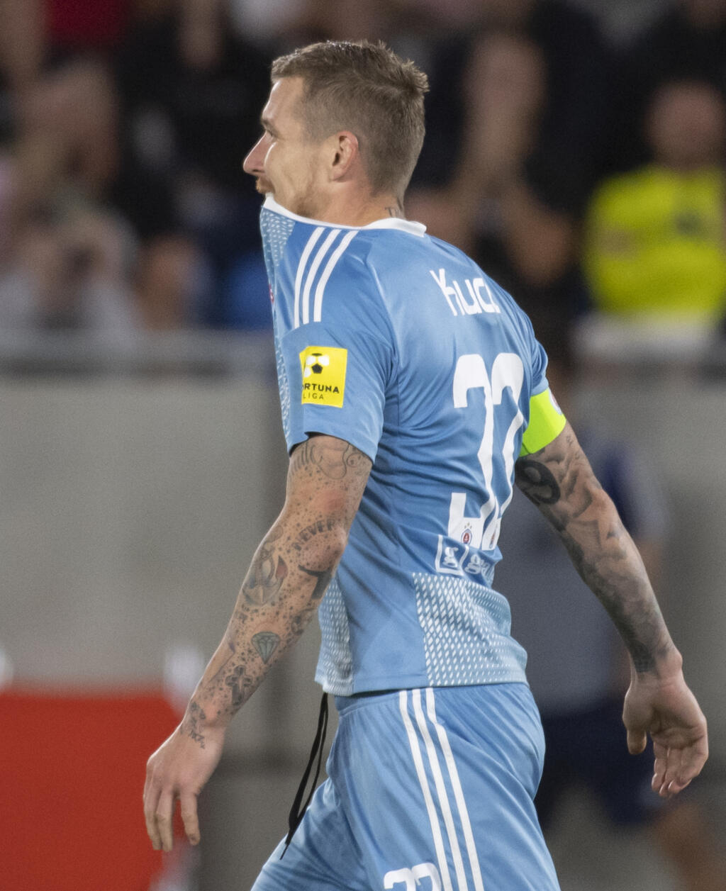 Futbalisti ŠK Slovan Bratislava prehrali s gréckym Olympiakosom Pireus v jedenástkovom rozostrele po remíze 2:2 v odvetnom zápase 3. predkola Európskej ligy 11. augusta 2022 v Bratislave. Na snímke kapitán Slovana Juraj Kucka po nepremenenej penalte. FOTO TASR - Martin Baumann