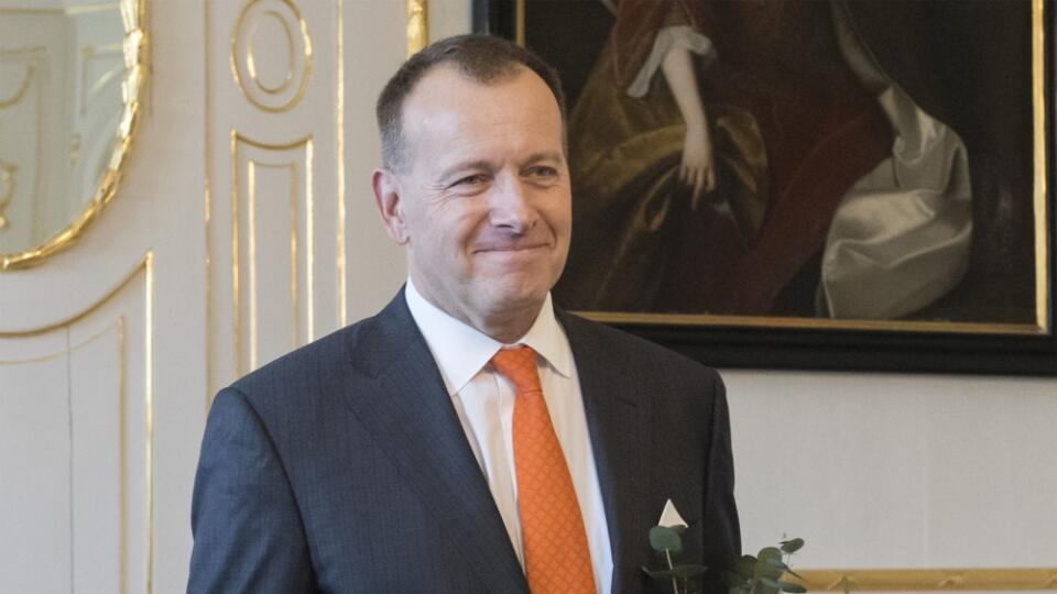 NEPOUČITEĽNÝ? Kollár už má za sebou jednu veľmi pikantnú zverejnenú komunikáciu so Simonou, vtedy neplnoletou. Prezradil, že na Facebooku s ním koketujú, on robí to isté.