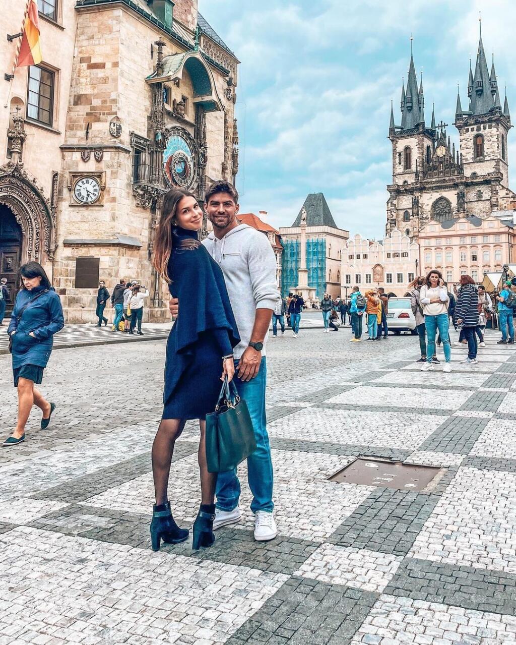 Naša bývalá tenistka sa pochválila na sociálnej sieti aj takouto spoločnou fotografiou z Prahy.