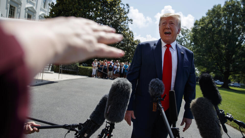 Trump napriek kritike futbalistky k sebe pozval.
