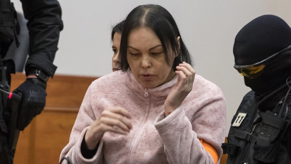 Dnes bude v prípade vraždy Jána Kuciaka († 27) a Martiny Kušnírovej († 27) vypovedať obžalovaná Alena Zsuzsová. Tá svoju vinu popiera.