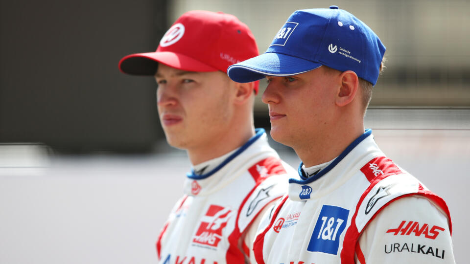 Mladý Schumi si po prejazde cieľom zanadával na ruského kolegu, ktorý ho ohrozil nebezpečným manévrom.