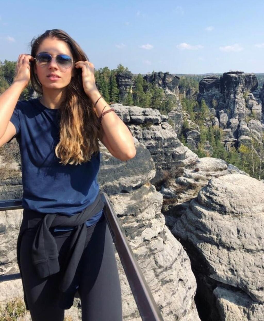 Nikola Radosová patrí k najkrajším slovenským volejbalistkám a svojim dokonalým vzhľadom zaujala na aj nedávnom európskom šampionáte.