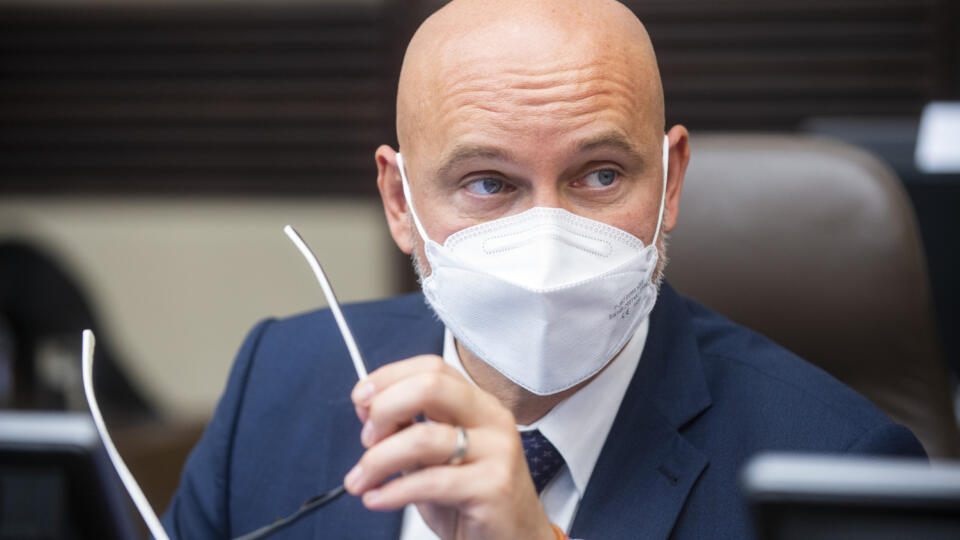 Na snímke minister školstva, vedy, výskumu a športu SR Branislav Gröhling (SaS) počas rokovania Hospodárskej a sociálnej rady SR 13. októbra 2021 v Bratislave. FOTO TASR - Jakub Kotian