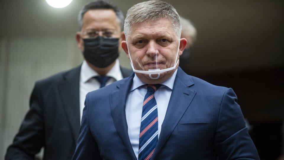 Na snímke je poslanec NR SR Robert Fico (Smer-SD) počas zasadnutia 39. schôdze Národnej rady SR.