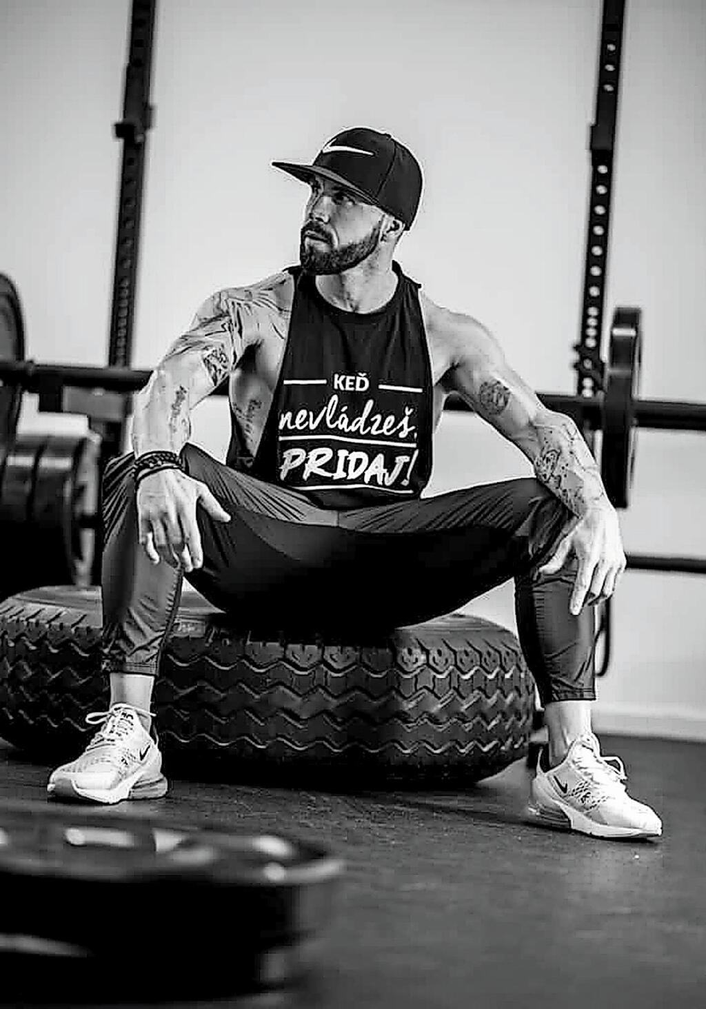 FITNESS TRÉNER Medzi jeho klientky patria aj mnohé známe ženy.