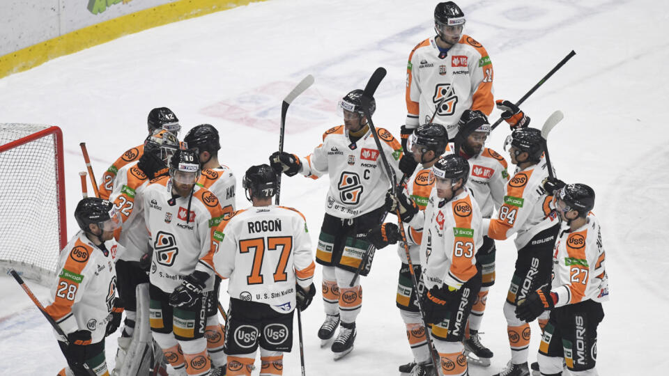 Na snímke hráči Košíc po víťazstve v zápase 32. kola hokejovej Tipos extraligy HK GROTTO Spišská Nová Ves - HC Košice 22. januára 2023 v Spišskej Novej Vsi. FOTO TASR - František Iván