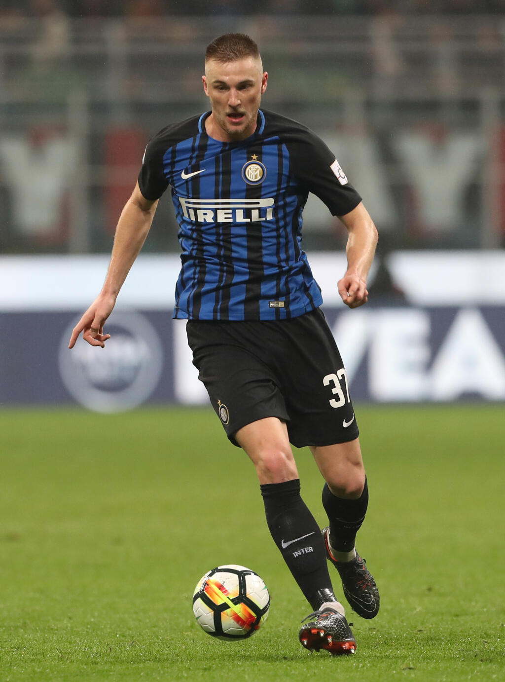 Milan Škriniar bol jedným zo siedmich hráčov, ktorí si po zápase s Českom predĺžili večierku. Tento incident stál za koncom Jána Kozáka pri reprezentácii.