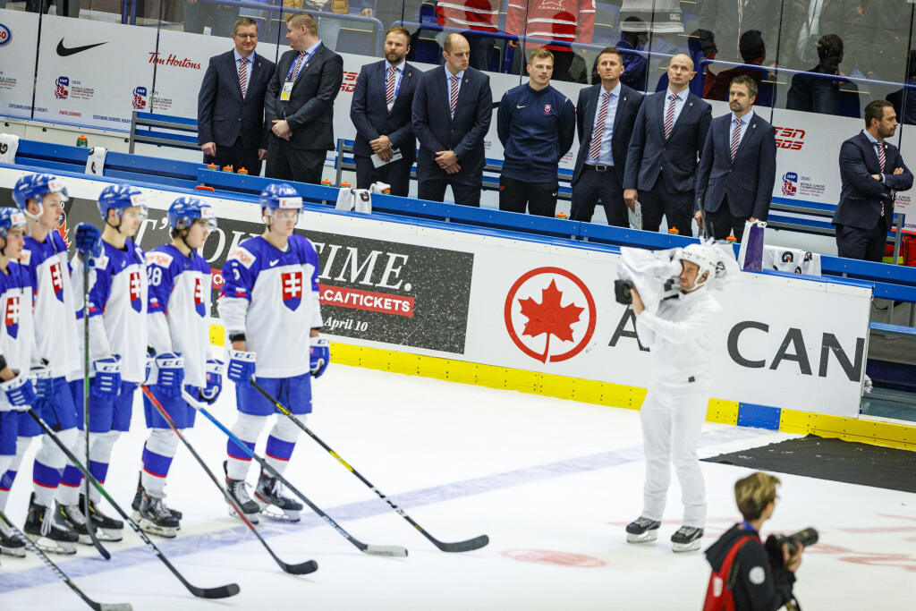 Na snímke Róbert Petrovický počas zápasu štvrťfinále IIHF Majstrovstiev sveta v ľadovom hokeji hráčov do 20 rokov medzi Kanadou a Slovenskom.