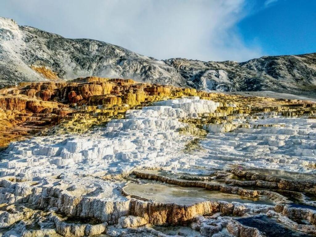 Yellowstone: Čo čakať od krajiny dymiacej zeme, kde by naši lesníci iba žasli