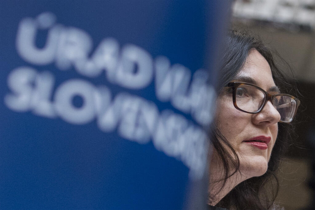SR 120. schôdza vláda zasadnutie školstvo Lubyová TK BAX
