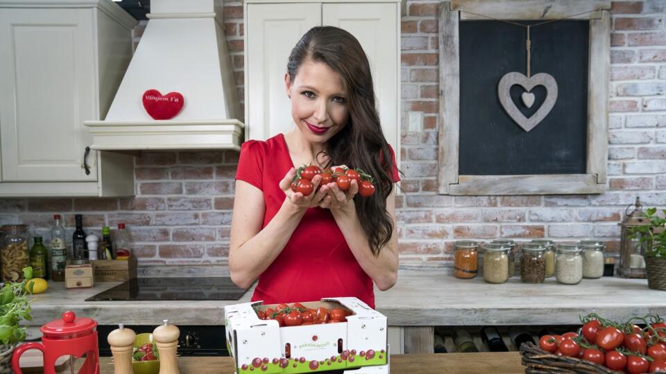 Vychýrená kuchárka, finalistka kulinárskej súťaže a mama troch ratolestí Miška si potrpí na kvalitu a pôvod surovín, ktoré sa dostanú do jej kuchyne.