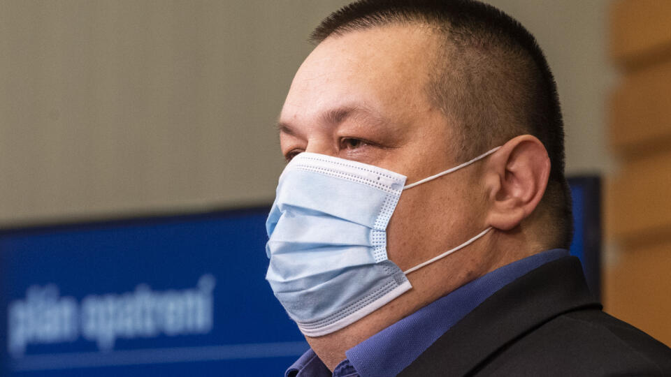 Na snímke hlavný hygienik SR Ján Mikas počas tlačovej konferencie k protiepidemickým opatreniam v Bratislave 9. decembra 2020. FOTO TASR - Jaroslav Novák