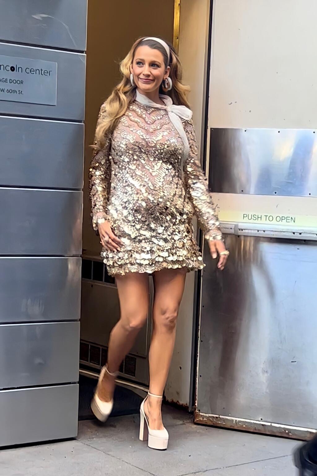 Blake Lively prezradila Newyorčanom, že čaká štvrté dieťa.
