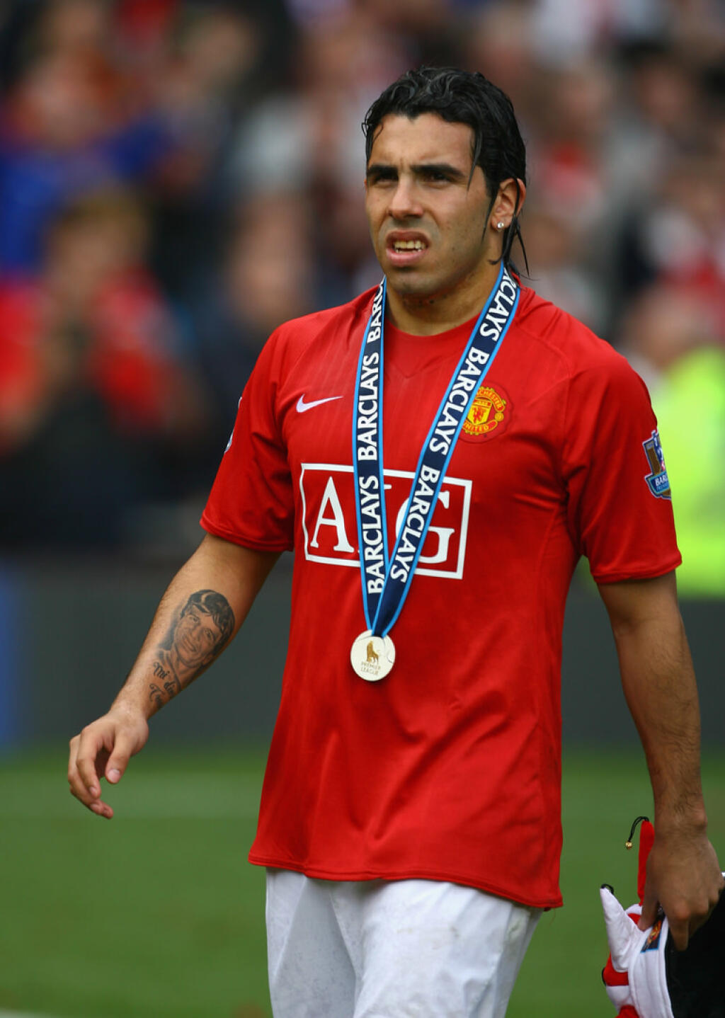 Tévez získal počas pôsobenia v drese United dva majstrovské tituly, ligový pohár aj titul v Lige majstrov.
