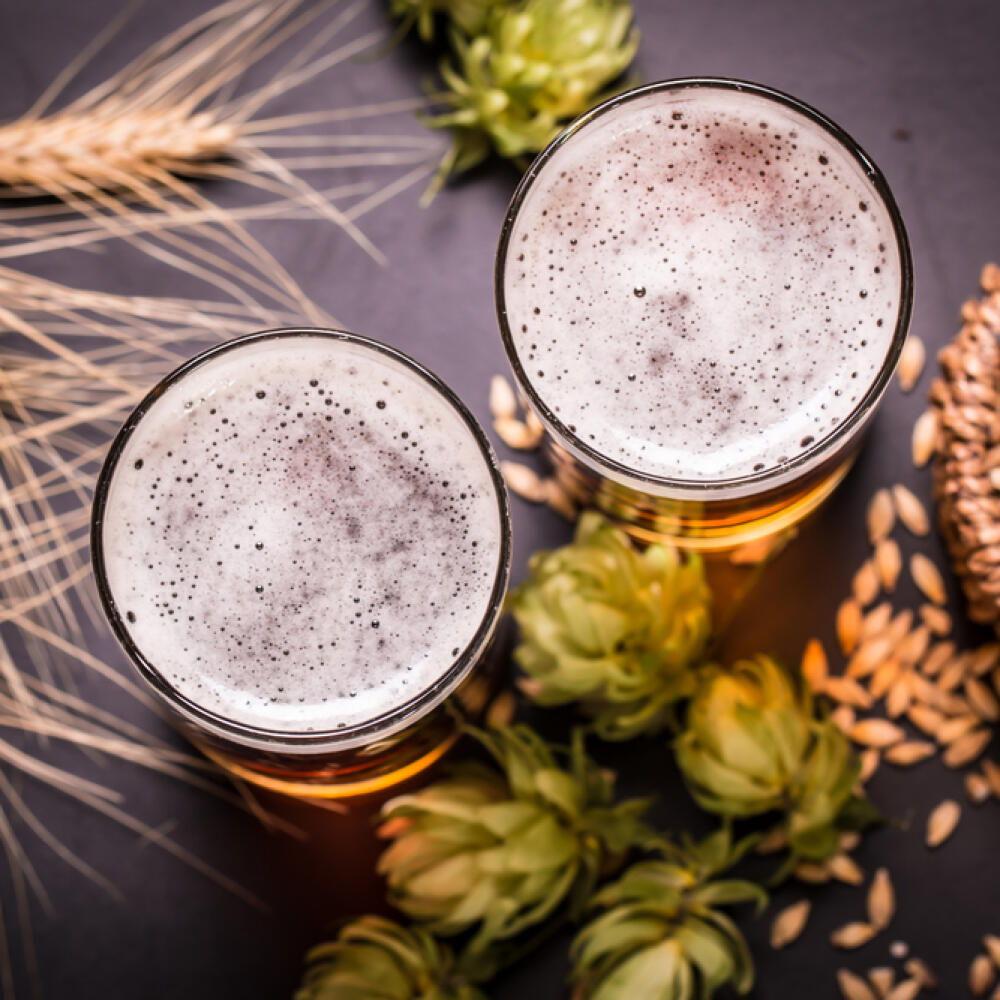 Voda, slad, pivovarnícke kvasnice a chmeľ – týmto štyrom prírodným surovinám a spôsobu prípravy vďačí pivo za kvalitu, nutričnú vyváženosť a relatívne nízky obsah alkoholu.
100 ml svetlého piva má približne 39 kalórií, nealkoholické 16, čo je menej než kalorická hodnota rovnakého objemu bieleho vína.