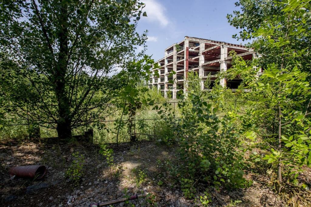 Skelet bývalého obchodného domu v bratislavskom Ružinove, nazývaný Hirošima.