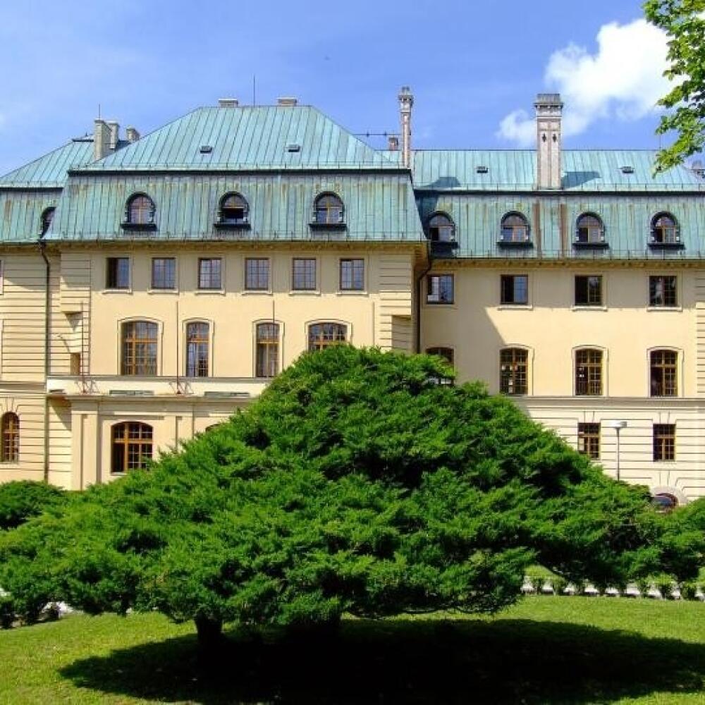 Krásny kaštieľ.