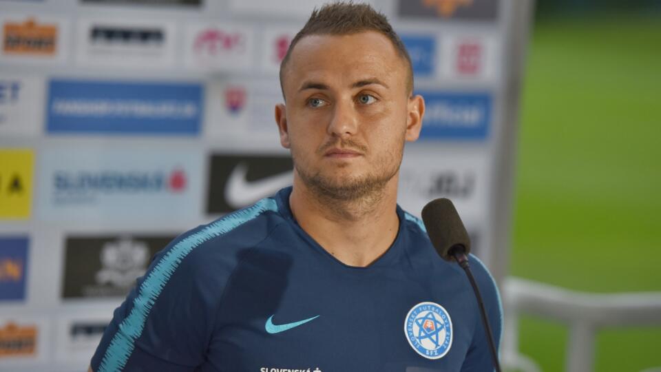Slovenský futbalový reprezentant Stanislav Lobotka počas tlačového brífingu v Senci v nedeľu 30. augusta 2020. FOTO TASR - Lukáš Grinaj