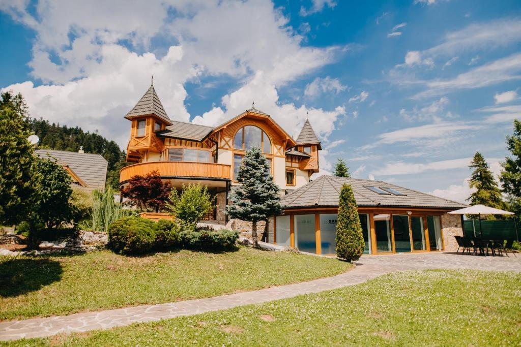 Škriniar svoje ťažko zarobené peniaze sa rozhodol investovať do luxusnej nehnuteľnosti.