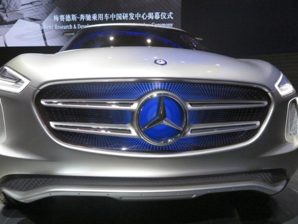 Daimler vývoj samojazdiaceho auta vzdal, spája sily s gigantom