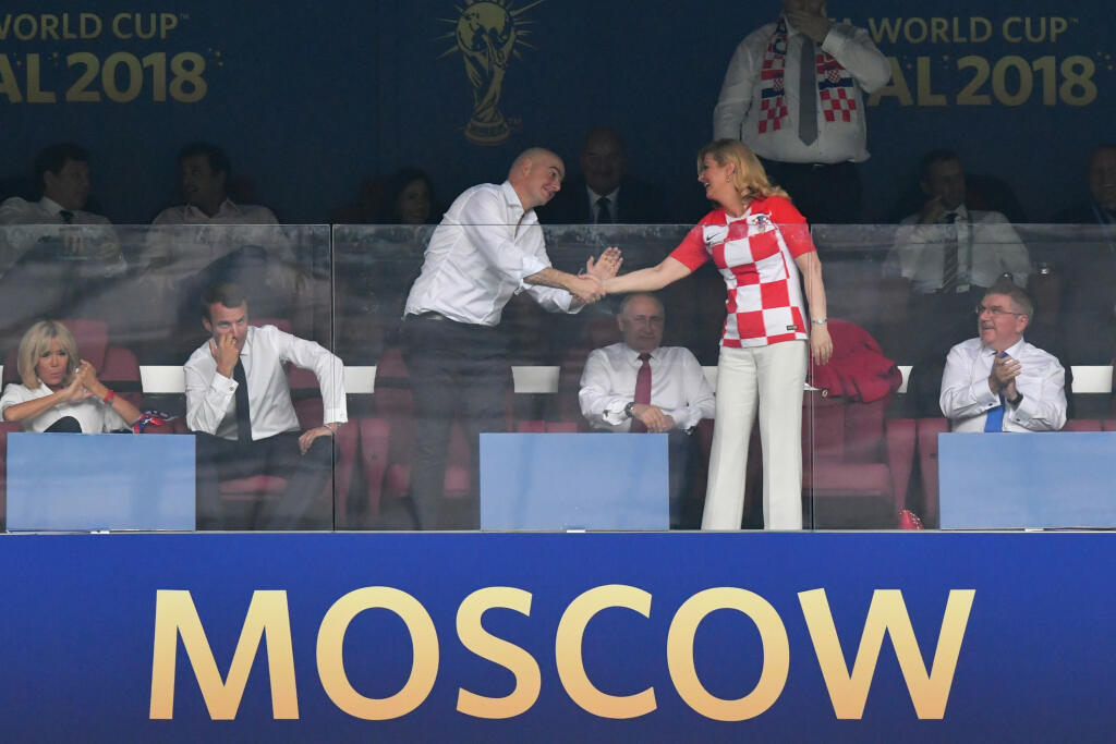 Grabar-Kitarovičová si podala ruky aj so šéfom FIFA Infantinom.