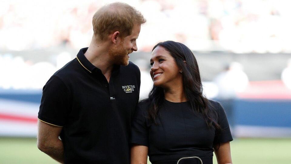 Princ Harry a Meghan Markle pôsobia vždy ako zaľúbený pár.