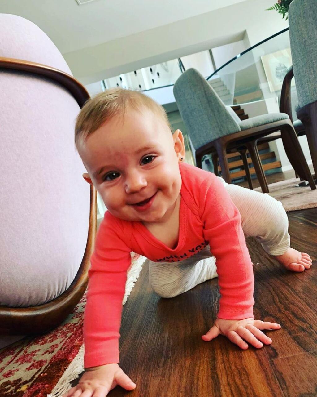 Malá dcérka Moniky Beňovej je živé striebro.
