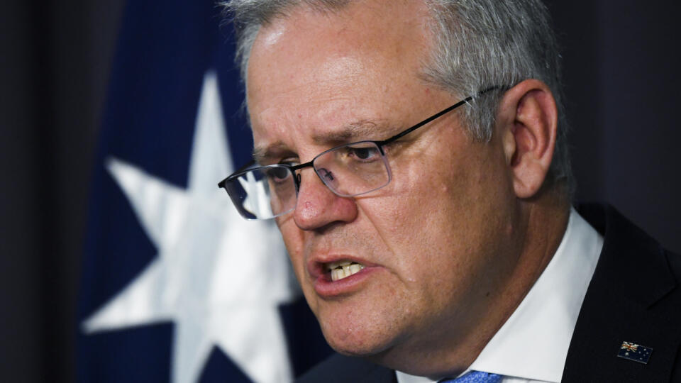 KK24 Canberra - Austrálsky premiér Scott Morrison hovorí počas tlačovej konferencie v Canberre 12. novembra 2020. Austrálsky premiér Scott Morrison vo štvrtok vymenoval osobitného vyšetrovateľa, ktorého úlohou bude preskúmať podozrenia z vojnových zločinov, údajne spáchaných príslušníkmi austrálskych elitných jednotiek v Afganistane. FOTO TASR/AP
Australian Prime Minister Scott Morrison speaks to the media during a press conference at Parliament House in Canberra, Thursday, Nov. 12, 2020. Morris