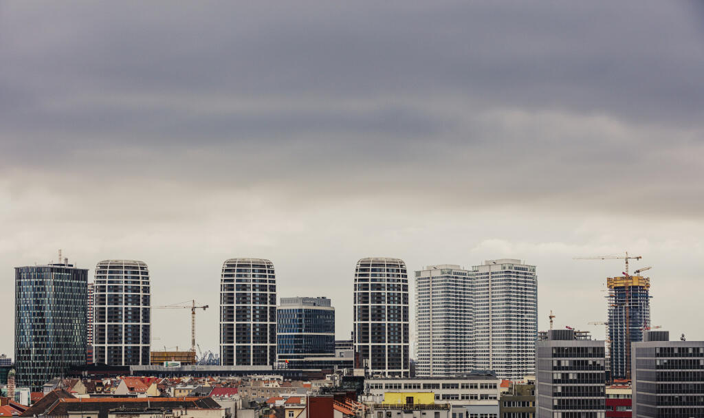 Na snímke pohľad na výškovú zástavbu na území bratislavského downtownu,.