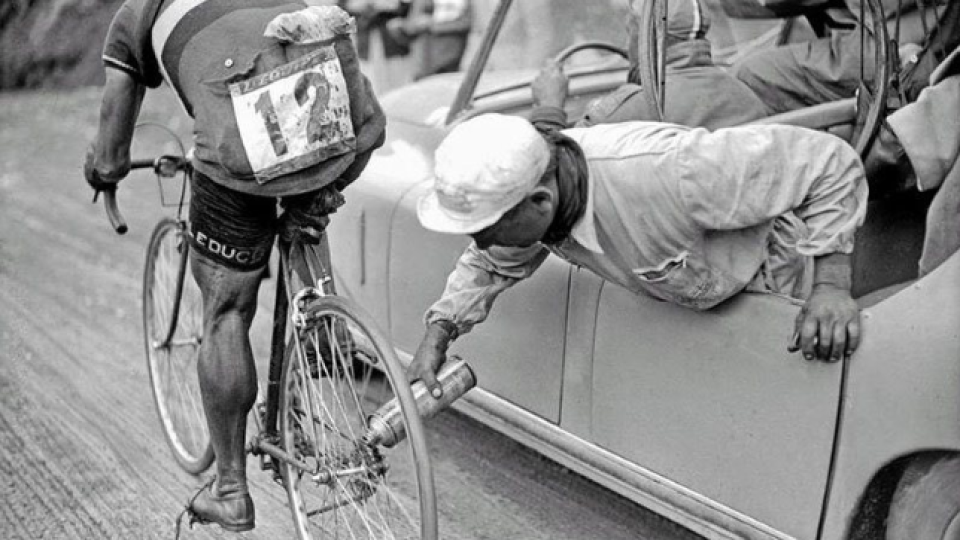 Historická fotografia cyklistu na Tour de France