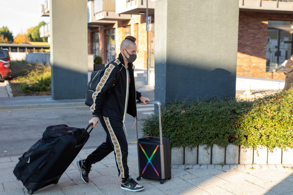 Hamšík prišiel v luxusnej súprave. Do Senca však doviezol aj svojich najbližších.