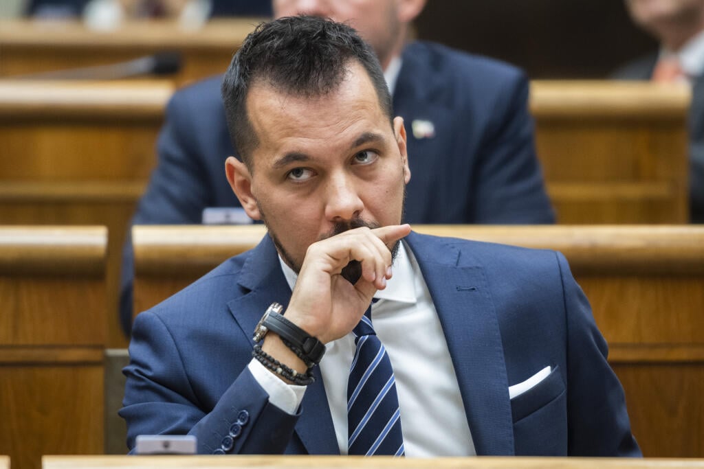 Na snímke poslanec parlamentu Juraj Šeliga (Za ľudí) počas rokovania 72. schôdze Národnej rady (NR) SR v Bratislave 27. septembra 2022. FOTO TASR - Jaroslav Novák