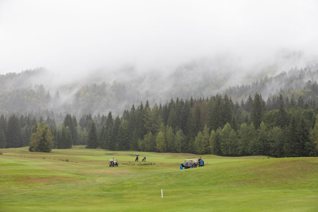 Slovenskí hokejisti predviedli svoje golfové zručnosti na charitatívnom turnaji na Táloch.