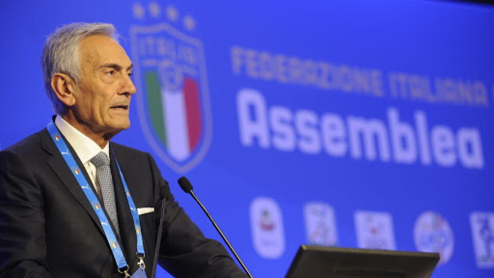 Prezident Talianskej futbalovej asociácie Gabriele Gravina verí, že tento ročník Serie A sa dohrá