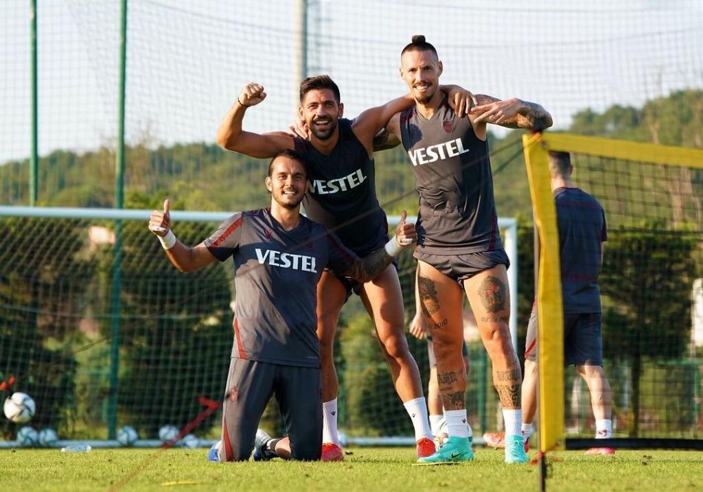 Hamšík zaberá na tréningoch Trabzonsporu.