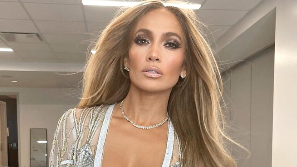 Jennifer Lopez (52)