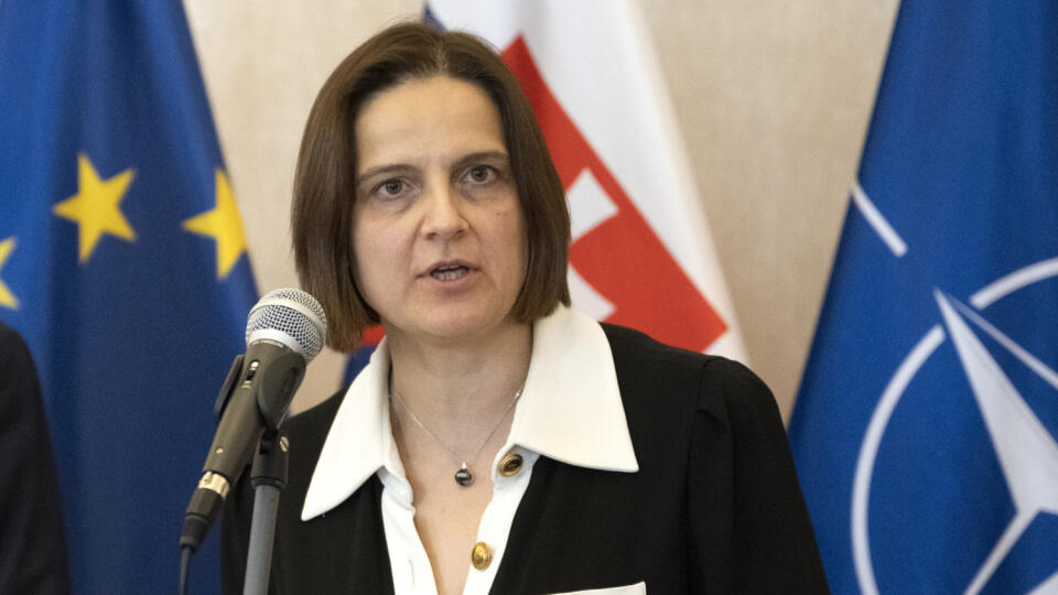 Na snímke ministerka spravodlivosti SR Mária Kolíková počas tlačovej konferencie s eurokomisárom pre justíciu Didierom Reyndersom na tému Závery z pracovného stretnutia, ktorého hlavnou témou je stav právneho štátu na Slovensku, reforma a digitalizácia justície, ale aj diskusia o nenávistnom prejave ako o trestnom čine, 28. apríla 2022 v Bratislave. FOTO TASR - Pavel Neubauer