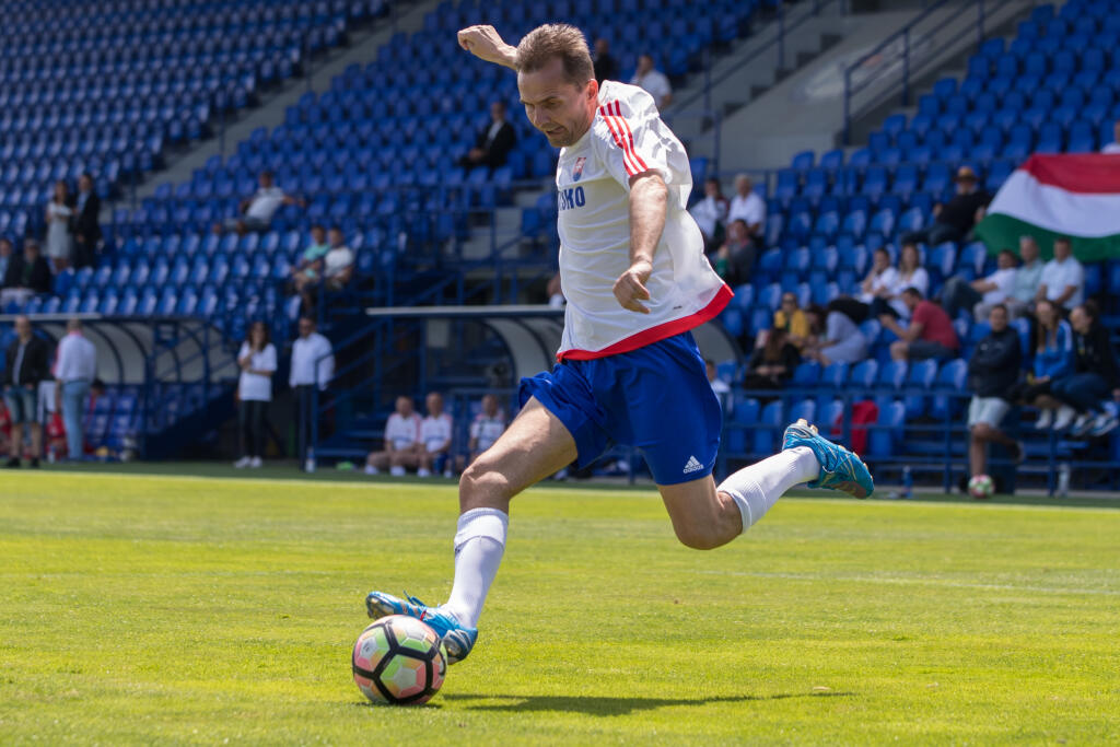 Ľubomír Galko v akcii na futbalovom zápase.