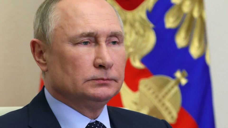 JB 53 Moskva - Ruský prezident Vladimir Putin predsedá zasadnutiu Bezpečnostnej rady prostredníctvom videokonferencie v jeho rezidencii Novo-Ogarjovo pri Moskve 15. apríla 2022. FOTO TASR/AP
Russian President Vladimir Putin chairs a Security Council meeting via videoconference at the Novo-Ogaryovo residence outside Moscow, Russia, Friday, April 15, 2022. (Mikhail Klimentyev, Sputnik, Kremlin Pool Photo via AP)