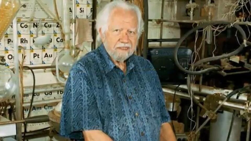 Alexander Shulgin - Krstný otec extázy.