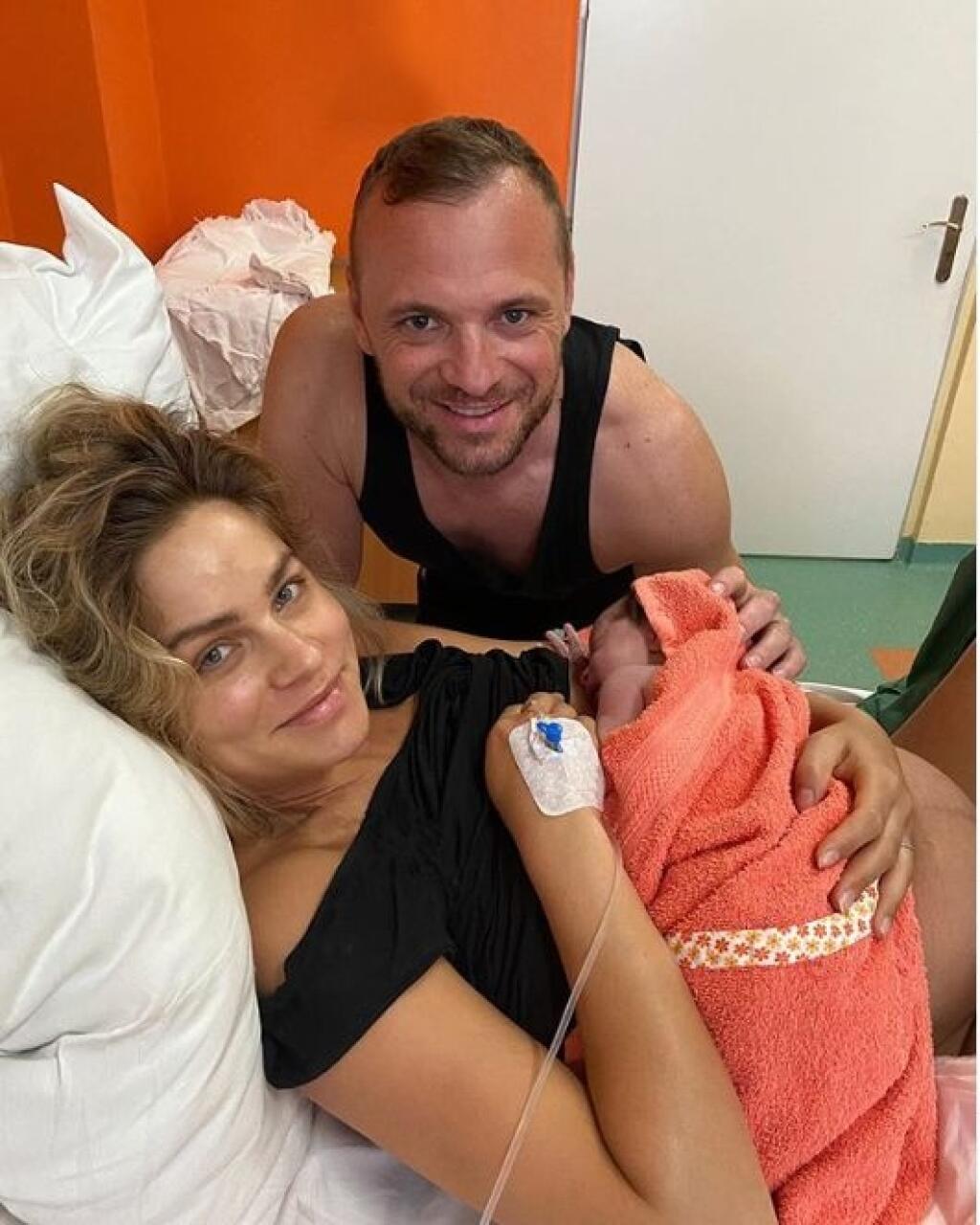 BELLA VS IZABELA Ivana Gáboríková, vľavo, dala dcérke podobné meno, ako sa volá dcéra jej najlepšej kamarátky Kataríny.
