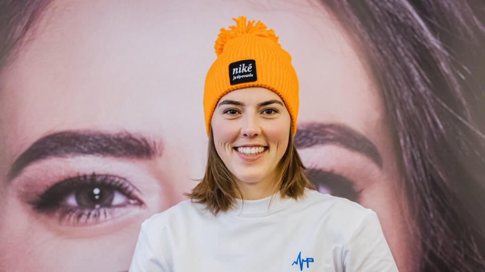 Slovenská lyžiarka Petra Vlhová usporiadala, pred nadchádzajúcou sezónou Svetového pohára v alpskom lyžovaní tlačovú konferenciu, na ktorej informovala aj o nových partneroch svojho tímu.