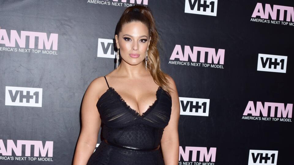 Ashley Graham je kus krásnej ženy.