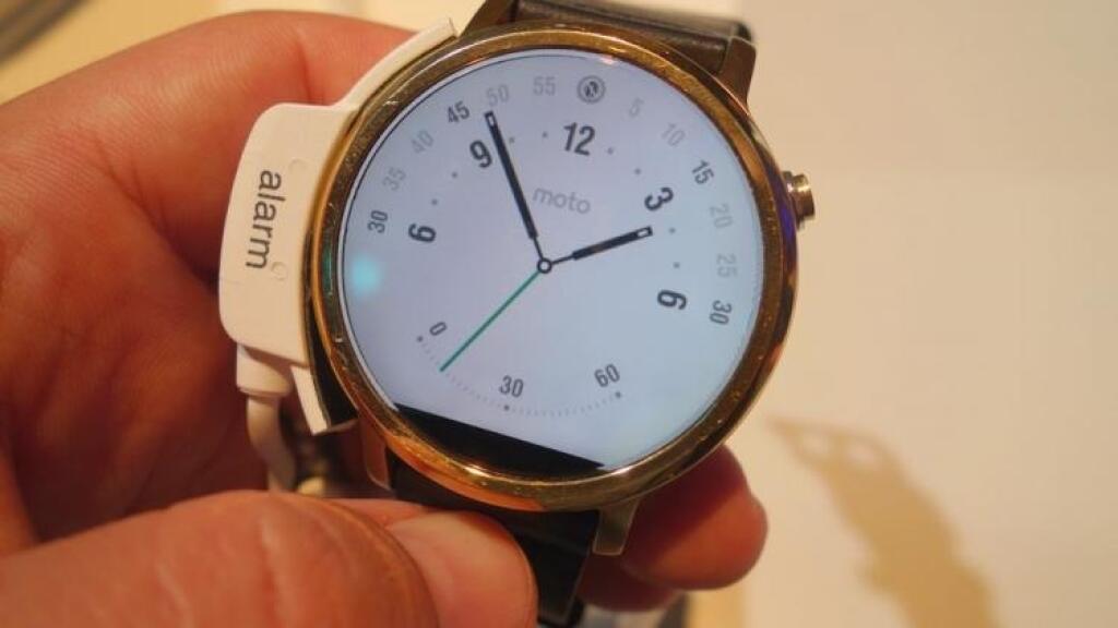 Lenovo netrochárči. Má nové tablety s projektorom, fablety aj druhú generáciu hodiniek Moto360