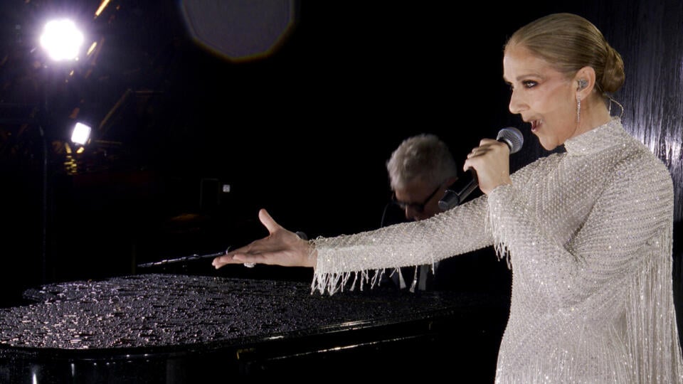 Celine Dion vystúpila počas otváracieho ceremoniálu olympiády v Paríži.