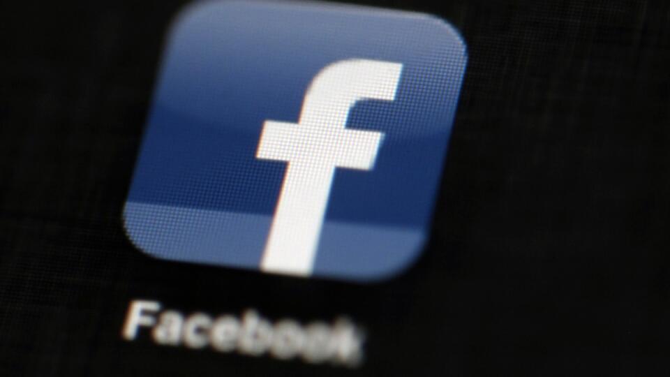 Trump Russia Probe Facebook Cambridge Analytica Suspension