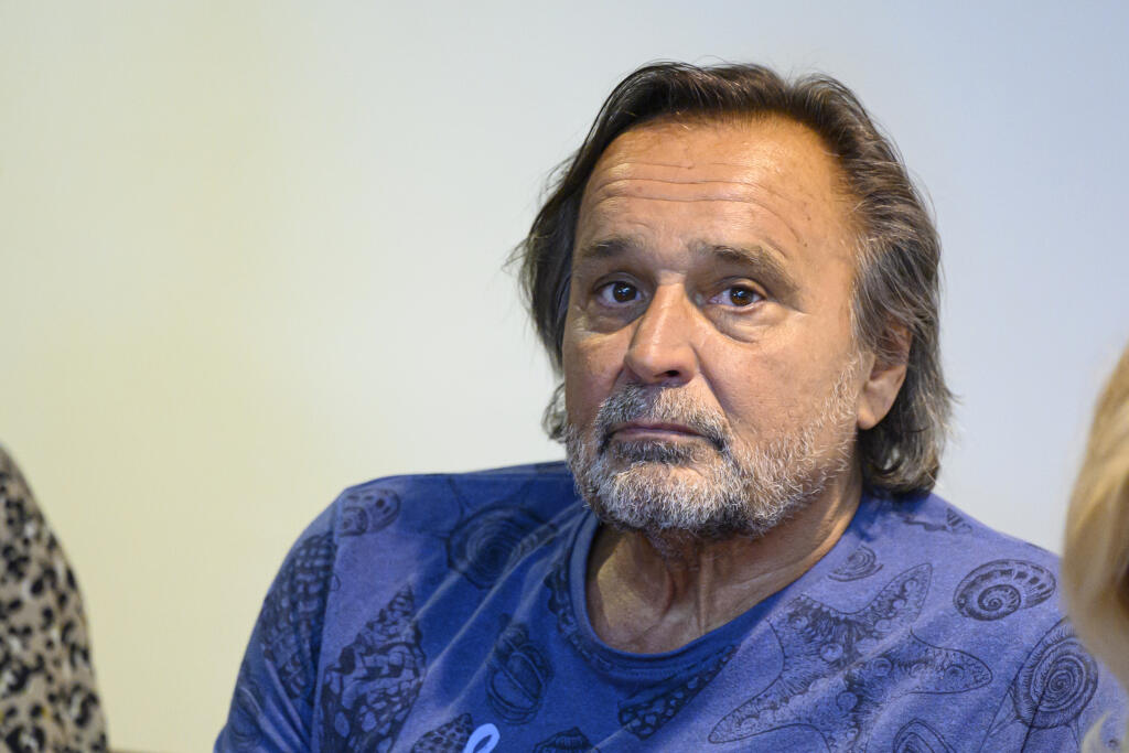 Na snímke predstaviteľ otca Juraj Vajda počas tlačovej konferencie po generálke hry Scény zo života režiséra (Ingmara Bergmana) v SND 16. júna 2021 v Bratislave. FOTO TASR - Pavel Neubauer